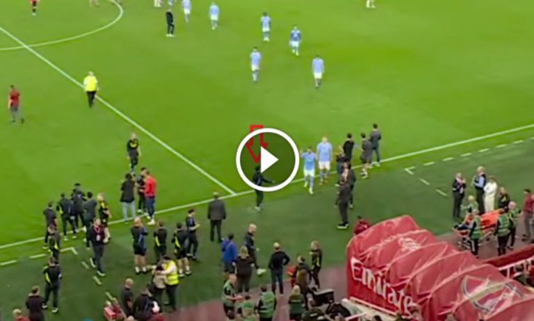 اللقطة المسربة التي لم يرغب جوارديولا الحديث عنها بعد مباراة ارسنال حتي لا يورط لاعبين فريقه