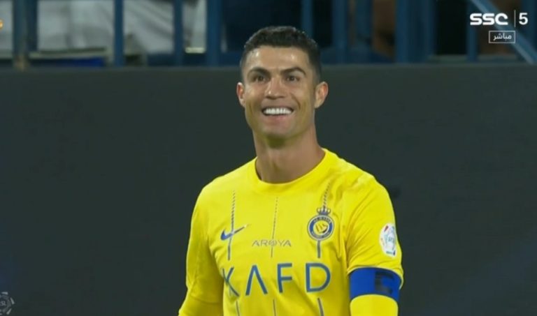 Ronaldo’s first goal against Al-Ta’i after a tricky corner kick, then a crazy touch from Cristiano, who had three players standing in front of him,