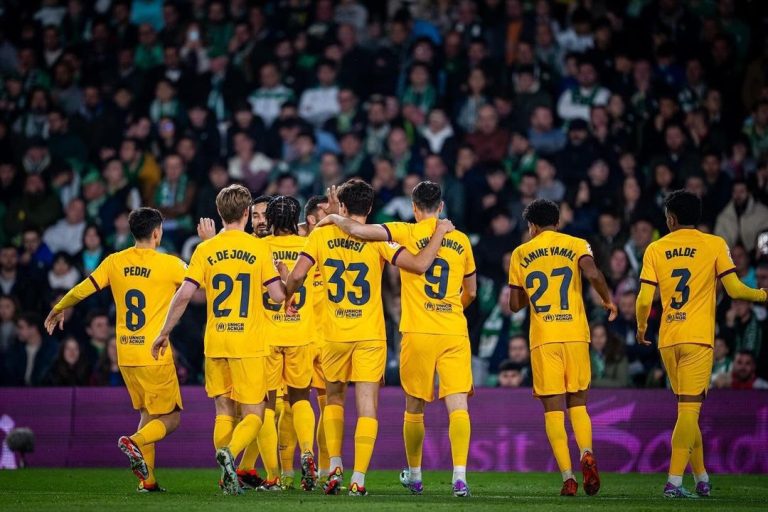 Paris Saint-Germain seeks to sign the Barcelona duo