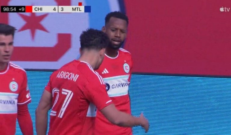 This is the strangest goal of the 21st century from a Chicago player in the American League, from an unbelievable place