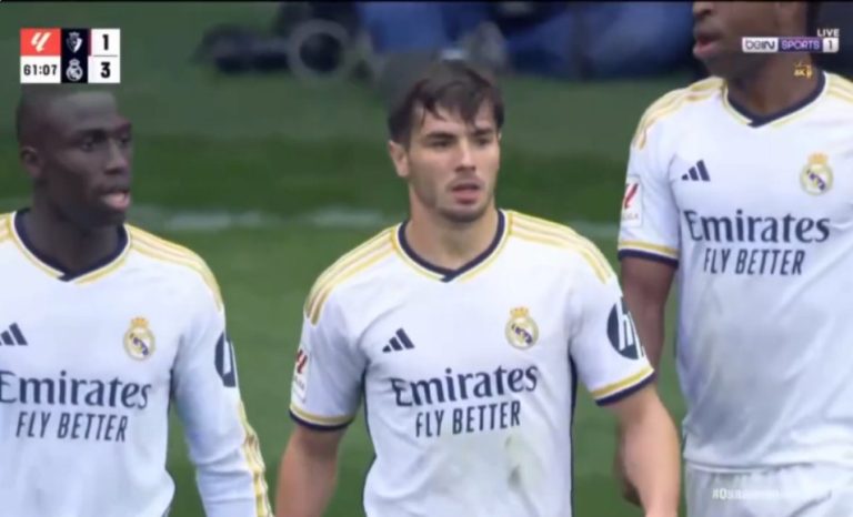 If the cameras had not captured this goal, we would not have believed that the son of Morocco, Diaz, scored in this legendary way