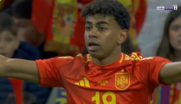 Little Yamal does wonders in front of the Brazilian players in an iconic, imaginative shot at the Santiago Bernabeu Stadium