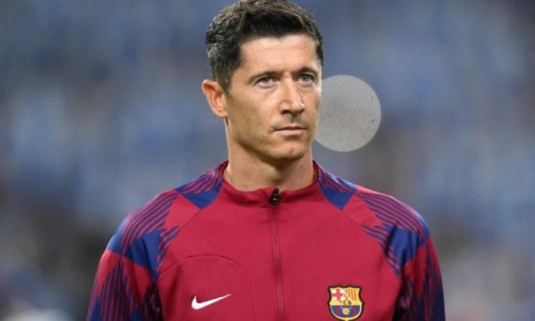 Barcelona is monitoring the signing of a historic striker as a replacement for Lewandowski