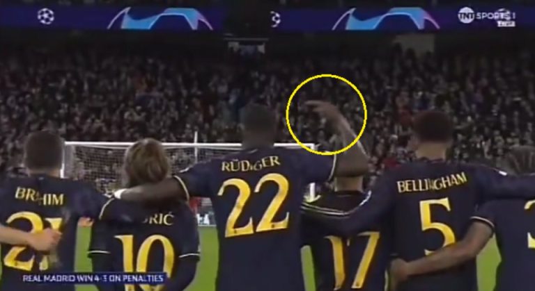 The shot that everyone is looking for. . For the first time in the Champions League qualifiers, defender Rudiger saves a penalty kick for City instead of goalkeeper Lunin.