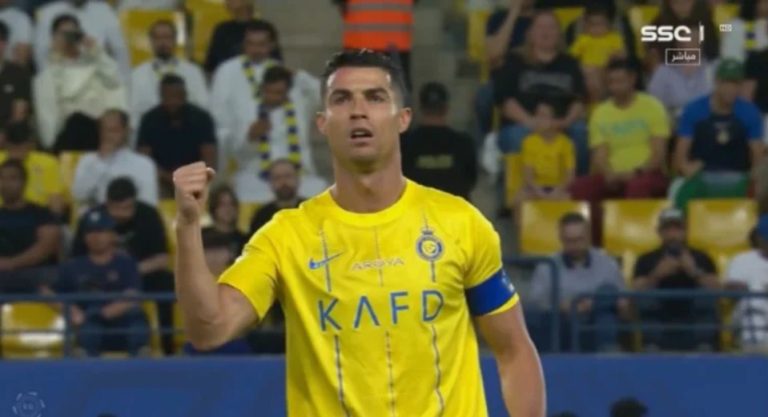 Ronaldo’s second wonderful goal and the t.rick that Cristiano did in this goal