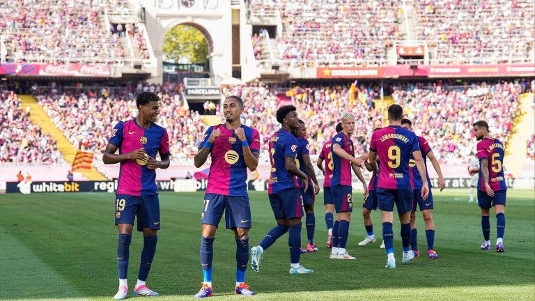 Hansi Flick expresses his happiness after the victory over Valladolid and nominates the Barcelona duo to compete for the Ballon d’Or next year