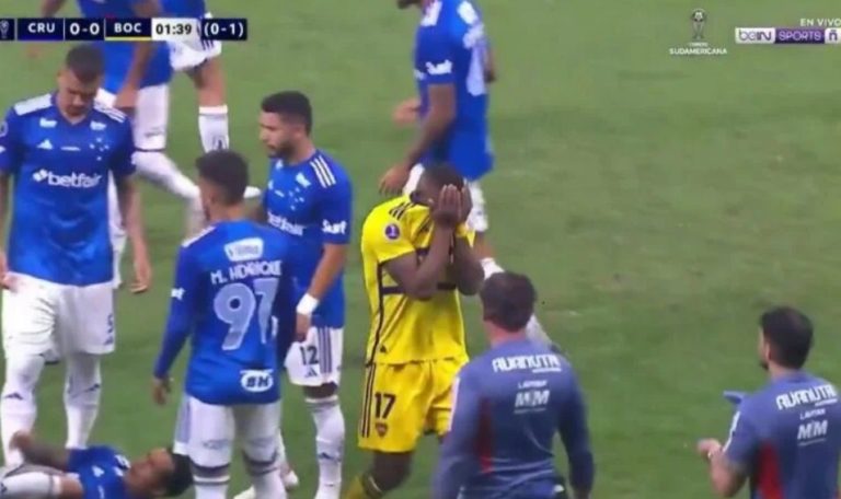 Boca Juniors player receives the fastest and strangest red card in Copa Libertadores history