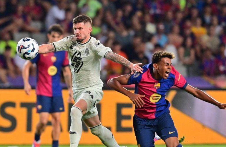 Hansi Flick surprises everyone and chooses an unexpected player to replace Olmo in tomorrow’s match against Monaco in the Champions League