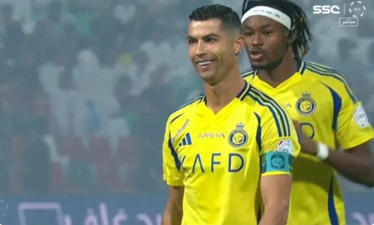 The strange free kick taken by Cristiano Ronaldo in the Saudi League today
