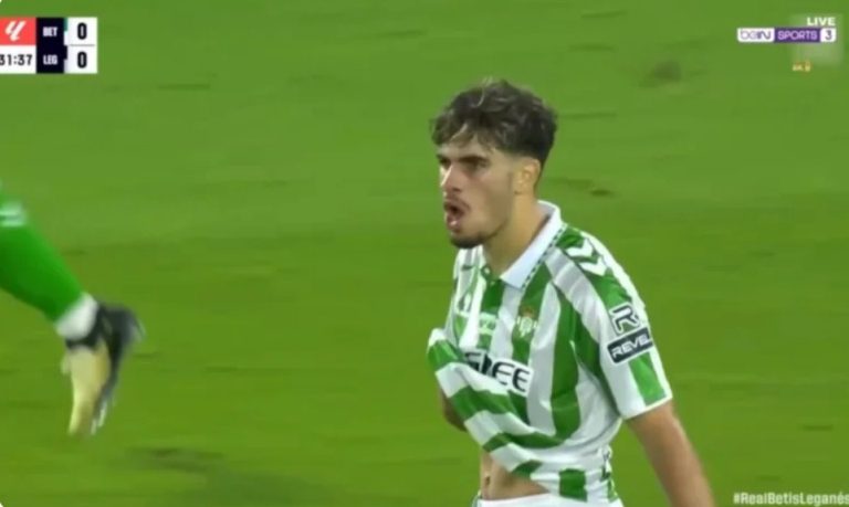 Ez Abde’s amazing skill against Leganes player on the touchline