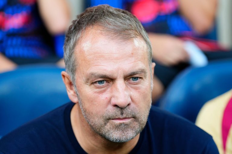 After being close to leaving, he has now become an indispensable player in Barcelona’s starting lineup with Flick