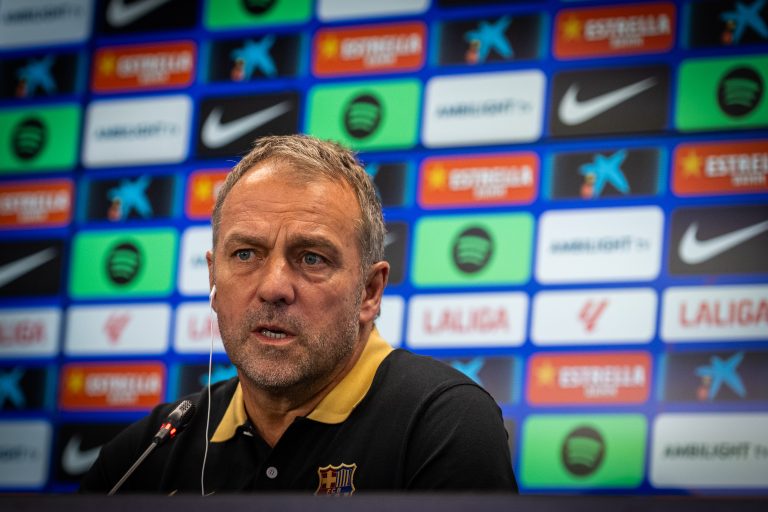 Hansi Flick surprises Barcelona fans and announces the arrival of 3 strong reinforcements to the team in the coming period