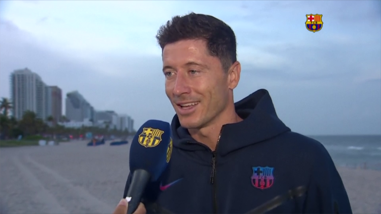 Lewandowski asks Flick this and compares Xavi’s style to Flick’s