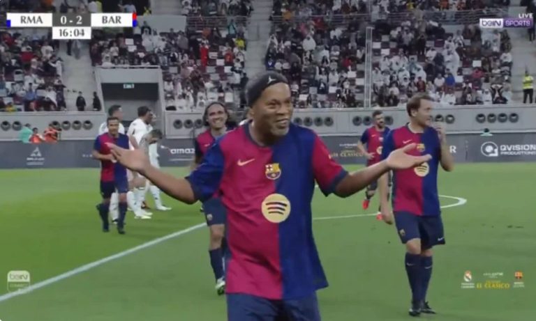 Legend Ronaldinho br.eaks all the laws of logic and scores a historic goal from a free kick against Real Madrid in the Legends’ Clasico