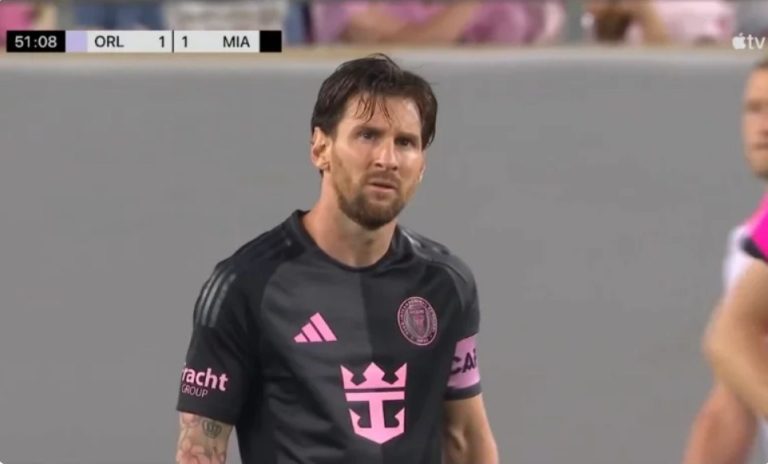 The free kick that Messi attempted to execute in an innovative and deceptive way, but in the end, something unexpected happened