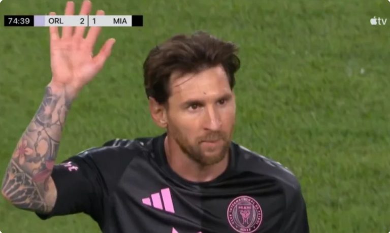 Watch the historic moment of Messi’s exit that made the fans leave the stadium immediately, as if the match time had turned into 75 minutes instead of 90