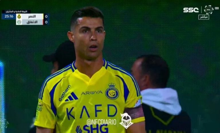 Watch Ronaldo’s surprising reaction when he saw his lookalike in the stands during the Al Nassr vs Al Ettifaq match today