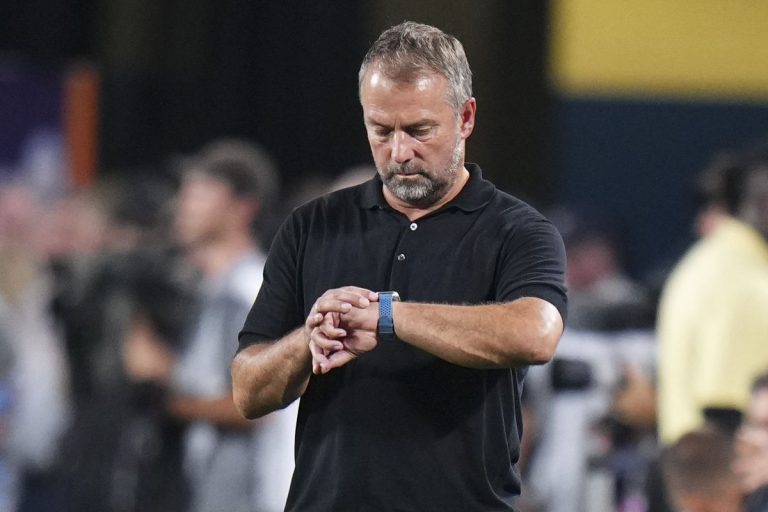 Hansi Flick delivers a h,arsh sh,ock to a Barcelona star after the Sevilla match: You will never play with me again