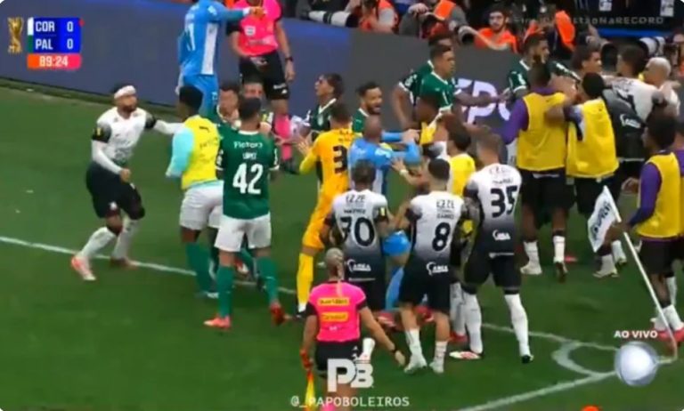 Memphis Depay, the former Barcelona player, causes chaos and madness in the Paulista Championship final after an provocative action that led Palmeiras players to physically att,ack him.
