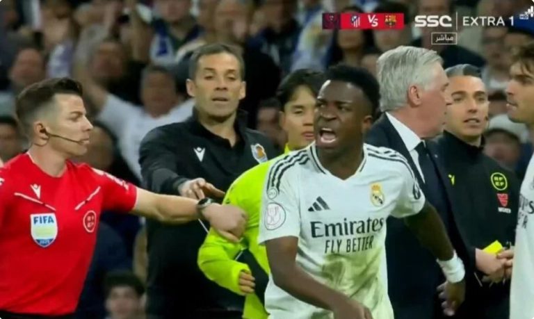 A strange moment: Vinícius Júnior tried to invent and create a new skill in front of the Real Sociedad players, so look at what the crazy Sociedad player did to him.