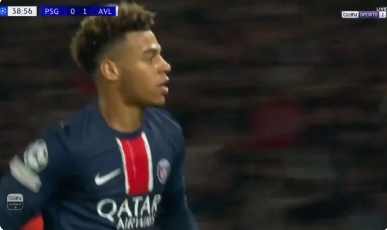 Watch the cinematic goal scored by Paris Saint-Germain’s Dembélé against Aston Villa, and the reaction and shock of Argentine goalkeeper Emiliano Martínez.