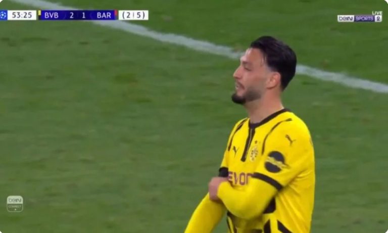 Watch the bizarre own goal by the Borussia Dortmund defender, which allowed Barcelona to get back into the match in a shocking and unexpected way that left fans holding their heads in disbelief.