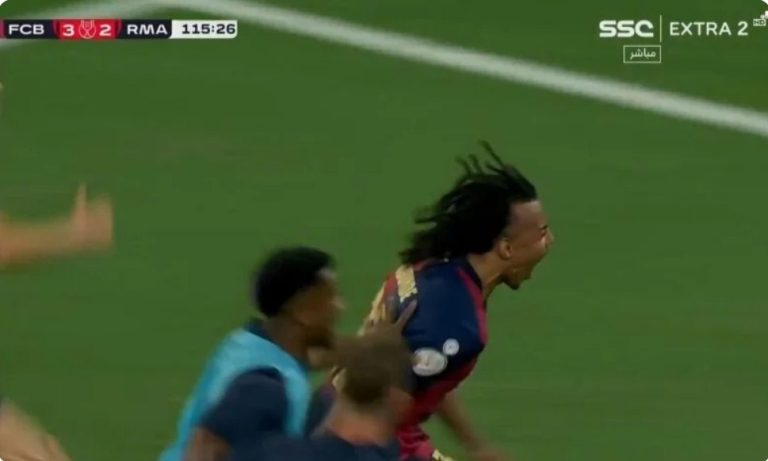 Watch Barcelona’s historic winning goal against Real Madrid in the final seconds before the end, and the insane, hysterical reaction that swept through everyone in the stadium!