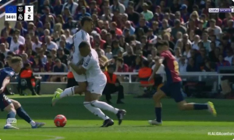 For the first time in El Clásico… A Real Madrid player prevents his teammate Mbappé from making a run with the ball and causes one of the strangest goals of the season, in a shocking scene that’s beyond description.