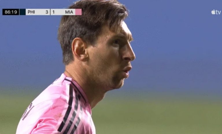 The historic free kick scored by Messi in a genius way, which marked a crazy comeback in the d,ying moments, a moment that shook all of America