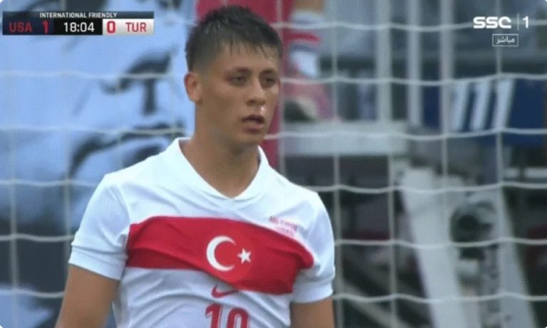 The Turkish player Arda Güler scores the strangest and most surprising goal of the 21st century in a bizarre manner that shocked the entire world during today’s match between the USA and Turkey.