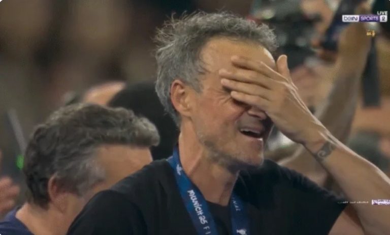 The historic and emotional surprise that brought coach Luis Enrique to tears during his celebration of his first UEFA Champions League title with Paris.