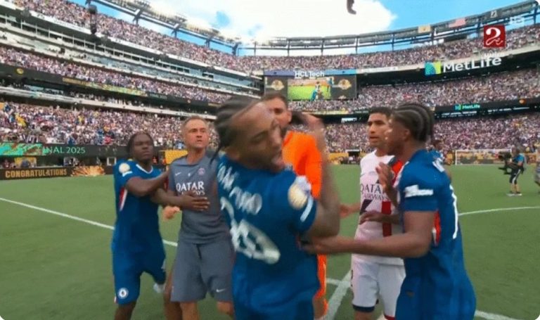 Luis Enrique loses his temper and str,ikes a Chelsea player after the Club World Cup loss in a shocking and crazy scene that stunned everyone.