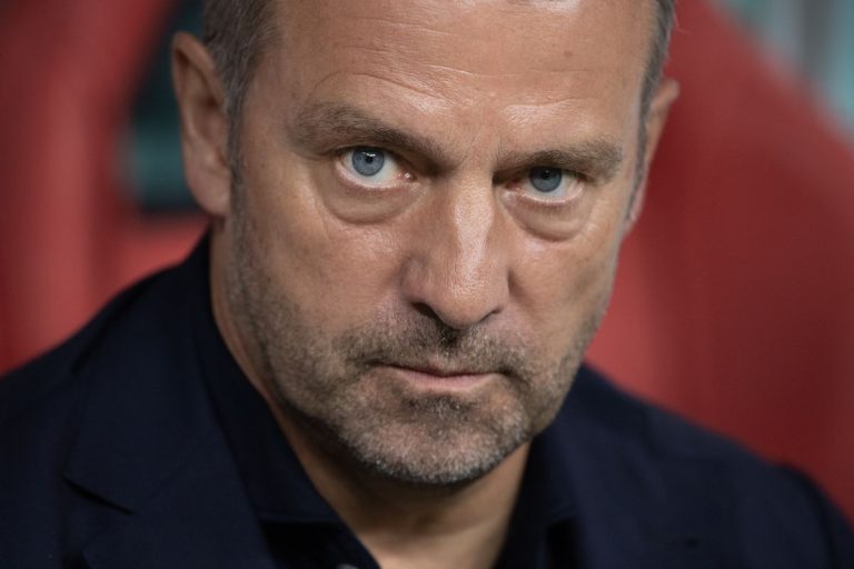 Flick’s first decisive move after cutting his vacation – A Barcelona player on the verge of a forced departure!