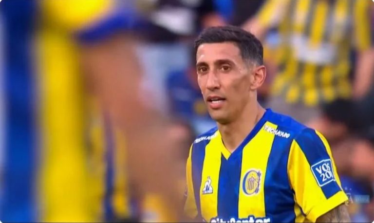 Watch the historic corner kick goal scored by Di María against Boca Juniors in the Argentine league.