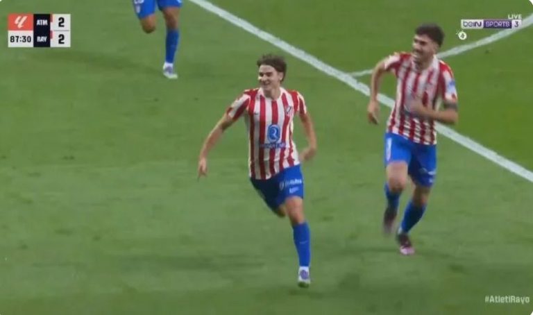 Watch Atlético Madrid’s incredible and historic winning goal against Rayo Vallecano, and the reaction of Atlético’s coach Simeone, who lost his mind and ran wildly in celebration.