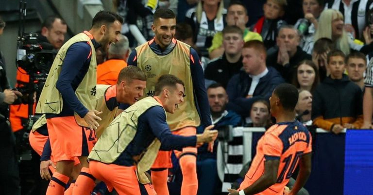 Rashford leads Barcelona to a resounding victory at Newcastle’s stadium, and Flick praises a magical duo!