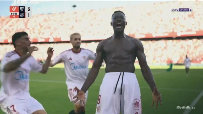 Watch Sevilla’s insane fourth goal against Barcelona by the Nigerian and African star, Adams, who made history with this historic goal against Barca. It came after a lightning-fast counterattack that words cannot describe.
