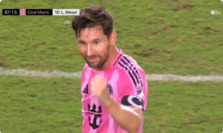 Watch the incredible way Messi scored his second goal against Atalanta in the MLS, just seconds before the end of the match.
