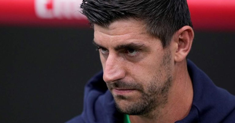 Courtois refuses to let his teammate start against Barcelona due to a lack of trust in his level!