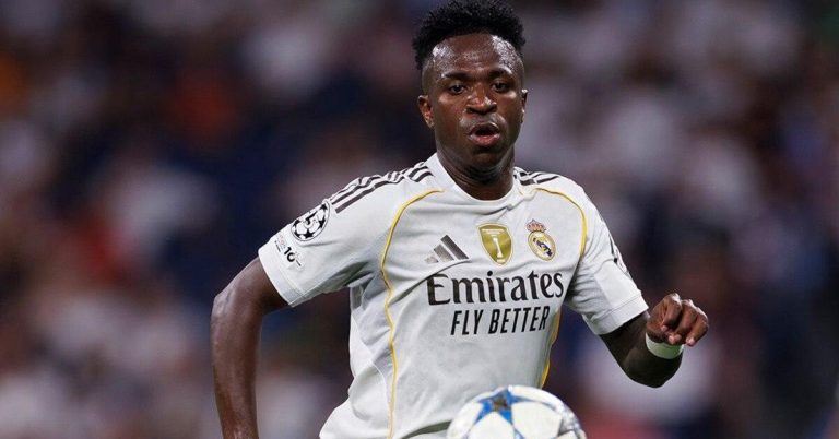 An unexpected moment in the dressing room after the Kairat Almaty match… Vinícius surprises a Real Madrid star with a direct apology!