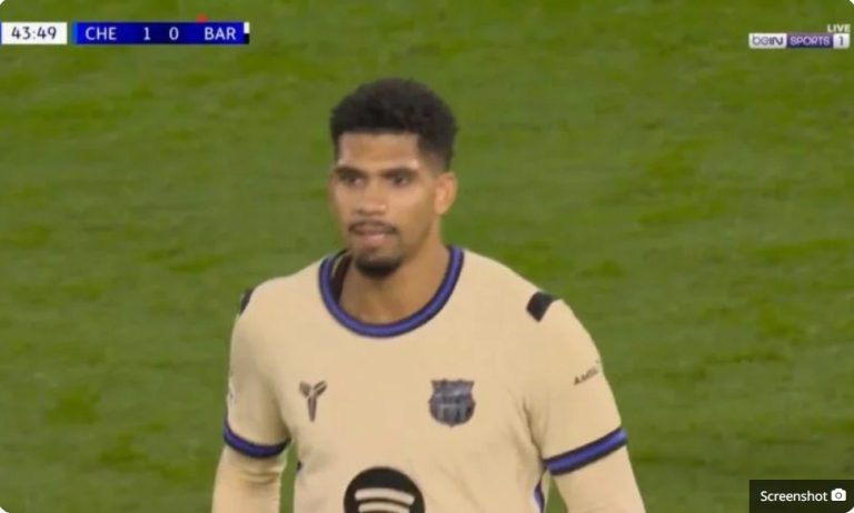 The bizarre red card incident of Araujo, which will be classified as the dumbest and strangest red card of the season, after he caused a humiliating defeat for Barcelona against Chelsea in the Champions League.