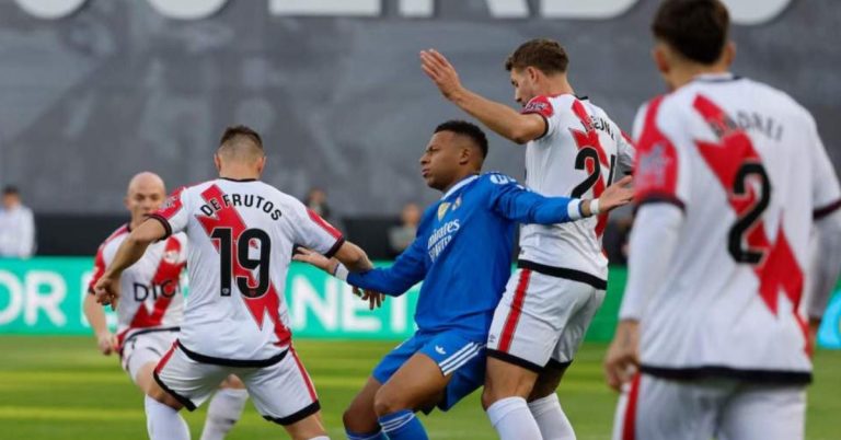 Real Madrid drops two valuable points against Rayo Vallecano amid frustration with the performance of two key players!