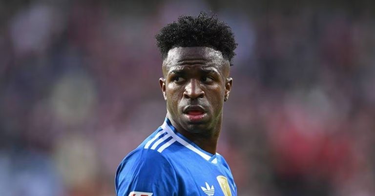 Vinícius will renew his contract with Real Madrid… but only if the legendary coach arrives at the Bernabéu!