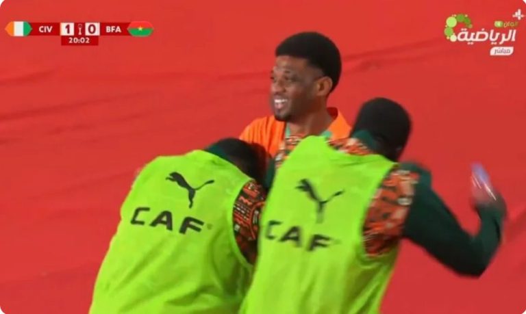 Watch Ivory Coast’s incredible and controversial goal against Burkina Faso in the Round of 16, following a clear mistake by the Ivorian player, then a sensational, world-class finish by the amazing Amad Diallo, who steals the spotlight with this phenomenal masterpiece!