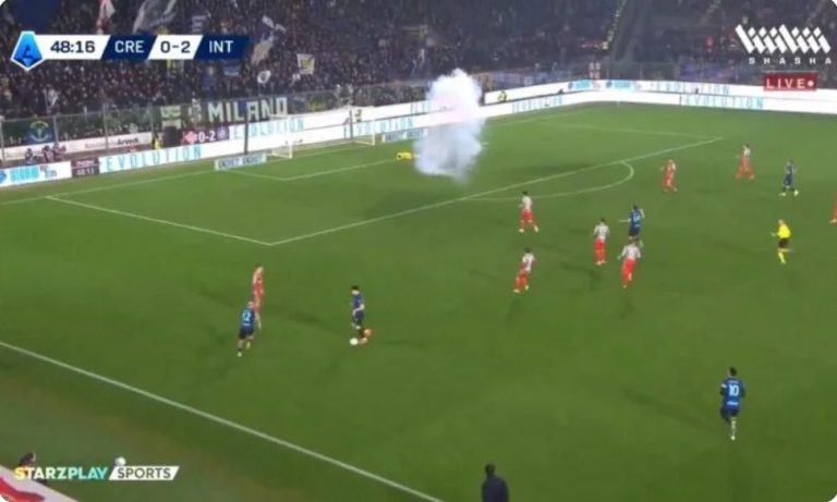 Watch the strange and disastrous behavior by Inter Milan’s fans toward the Cremonese goalkeeper in the Italian league.