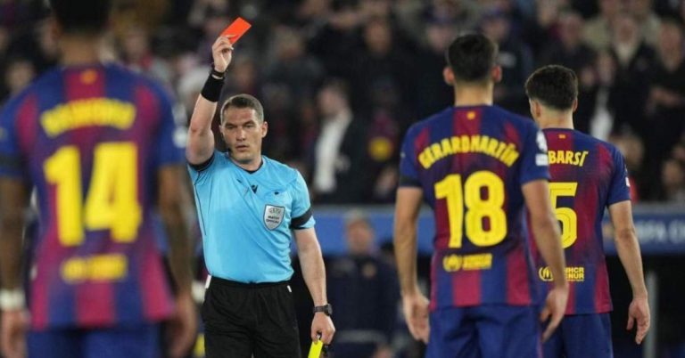 Refereeing scandal shakes Camp Nou… Barcelona suffers a disastrous injustice against Atlético Madrid in the UEFA Champions League!