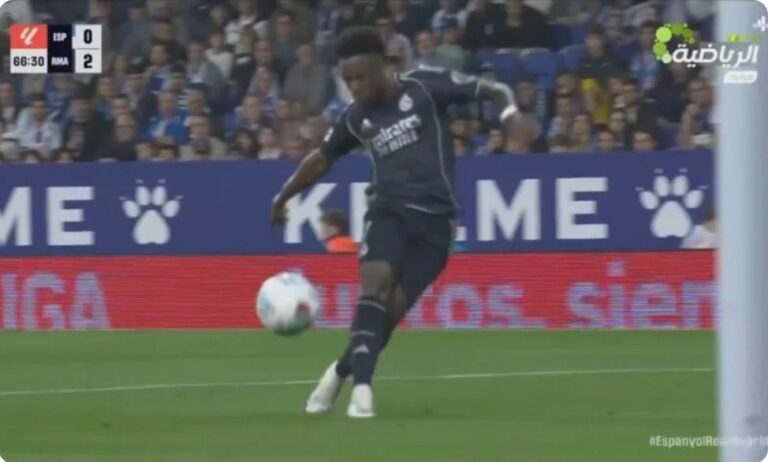 Watch Vinícius Júnior’s legendary second goal and Espanyol fans’ historic reaction.
