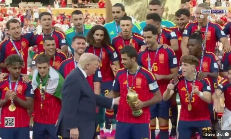 Watch the most viral clip after Rodri’s shocking gesture toward U.S. President Donald Trump during the trophy presentation, and FIFA President Gianni Infantino’s reaction as he suddenly rushed over in that extraordinary moment.