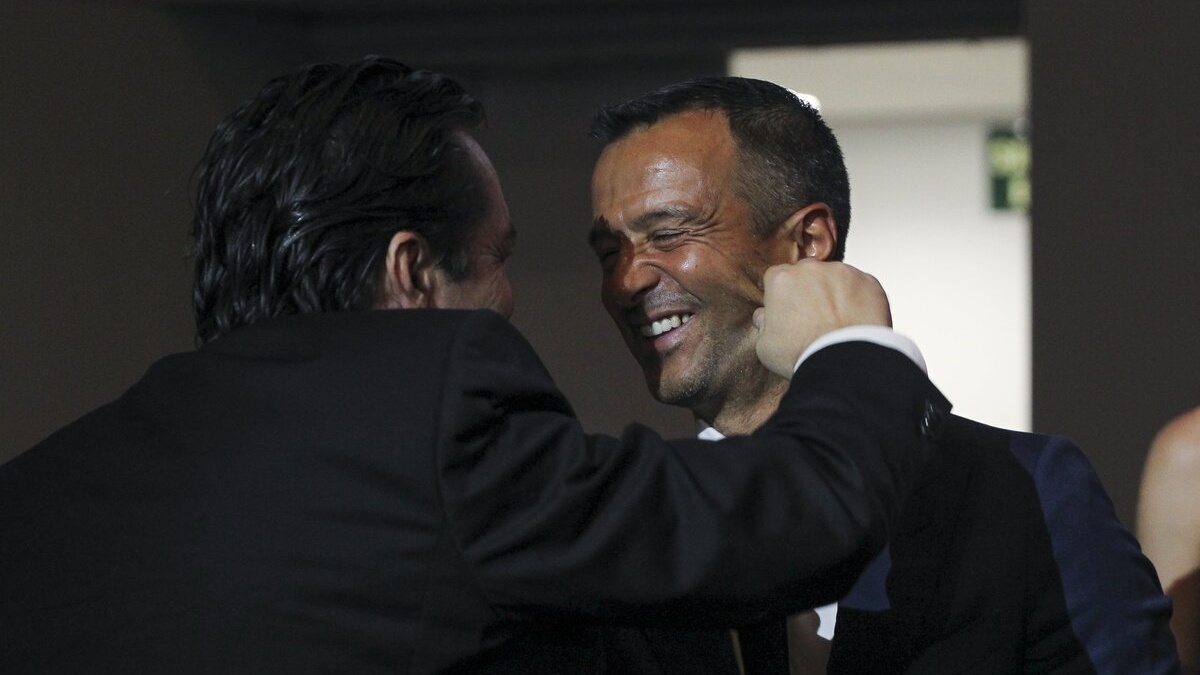 Surprise Barcelona transfer shakes things up… Jorge Mendes presents Joan Laporta with an offer too good to turn down, but only if Ferran Torres is sacrificed.