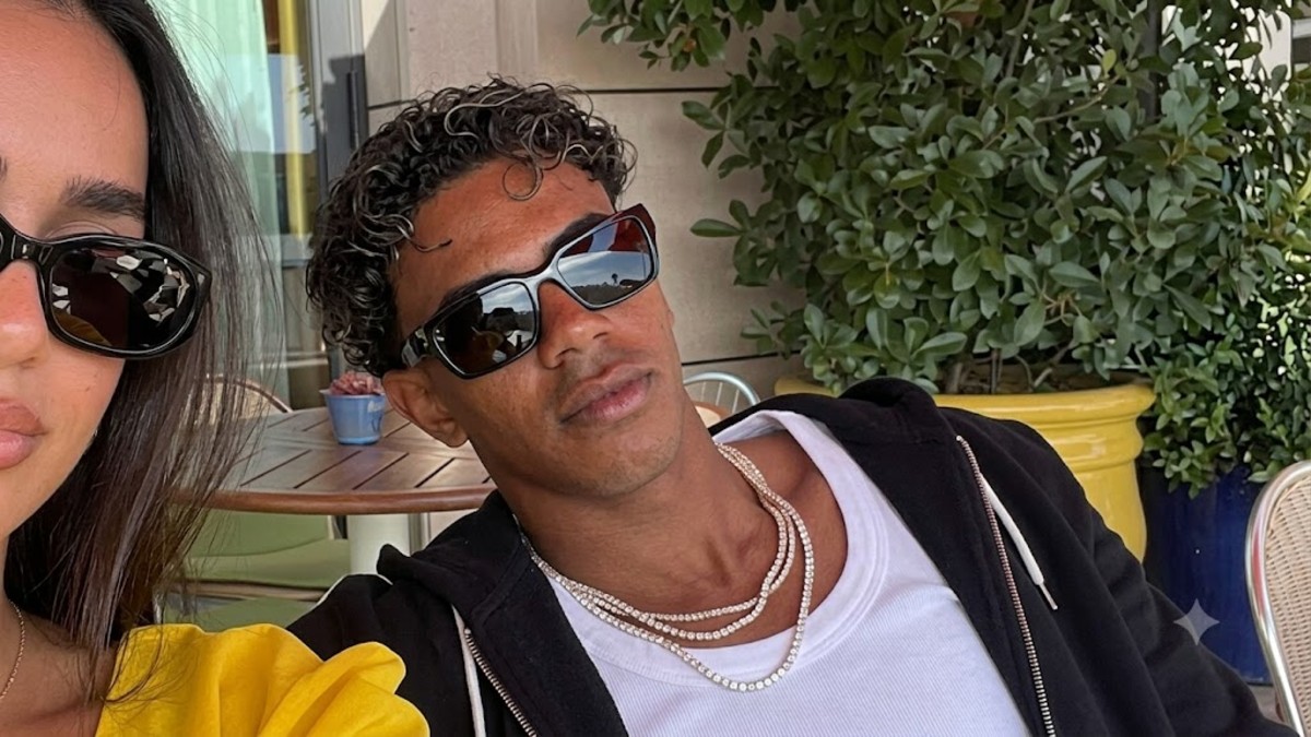 Yamal’s behavior at a luxury Madrid restaurant sparks controversy and puts his girlfriend in an awkward position.